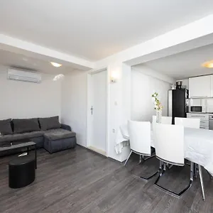 Marija Apartment