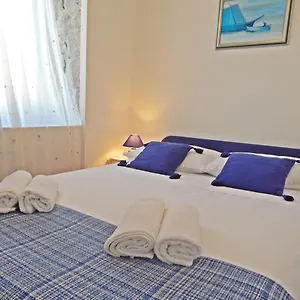 Moni Apartment