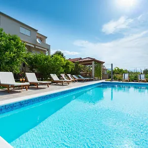  Apartment Duje Croatia